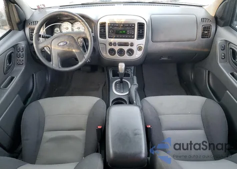 2005 Ford Escape Xls z USA, uszkodzony, nr VIN 1FMCU92Z95KD13833